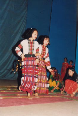 Bawm girls performing Bamboo Dance